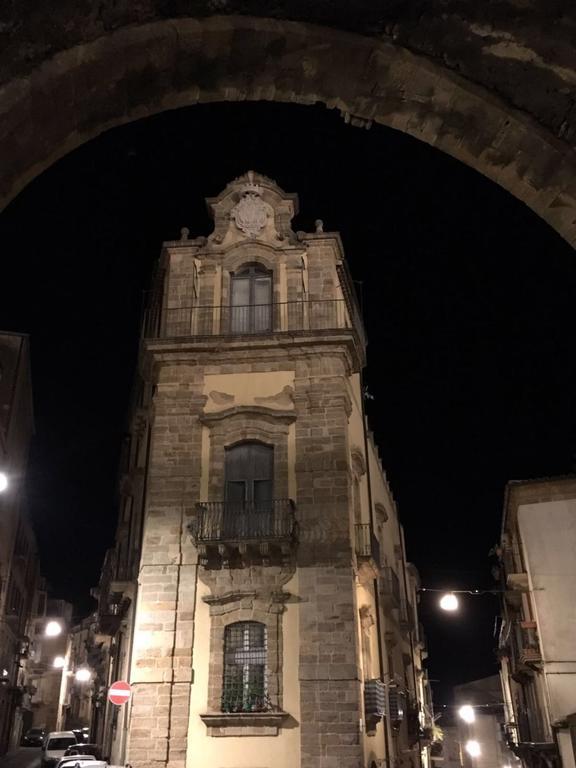 ホテル Palazzo Sant'Elia カルタジローネ エクステリア 写真