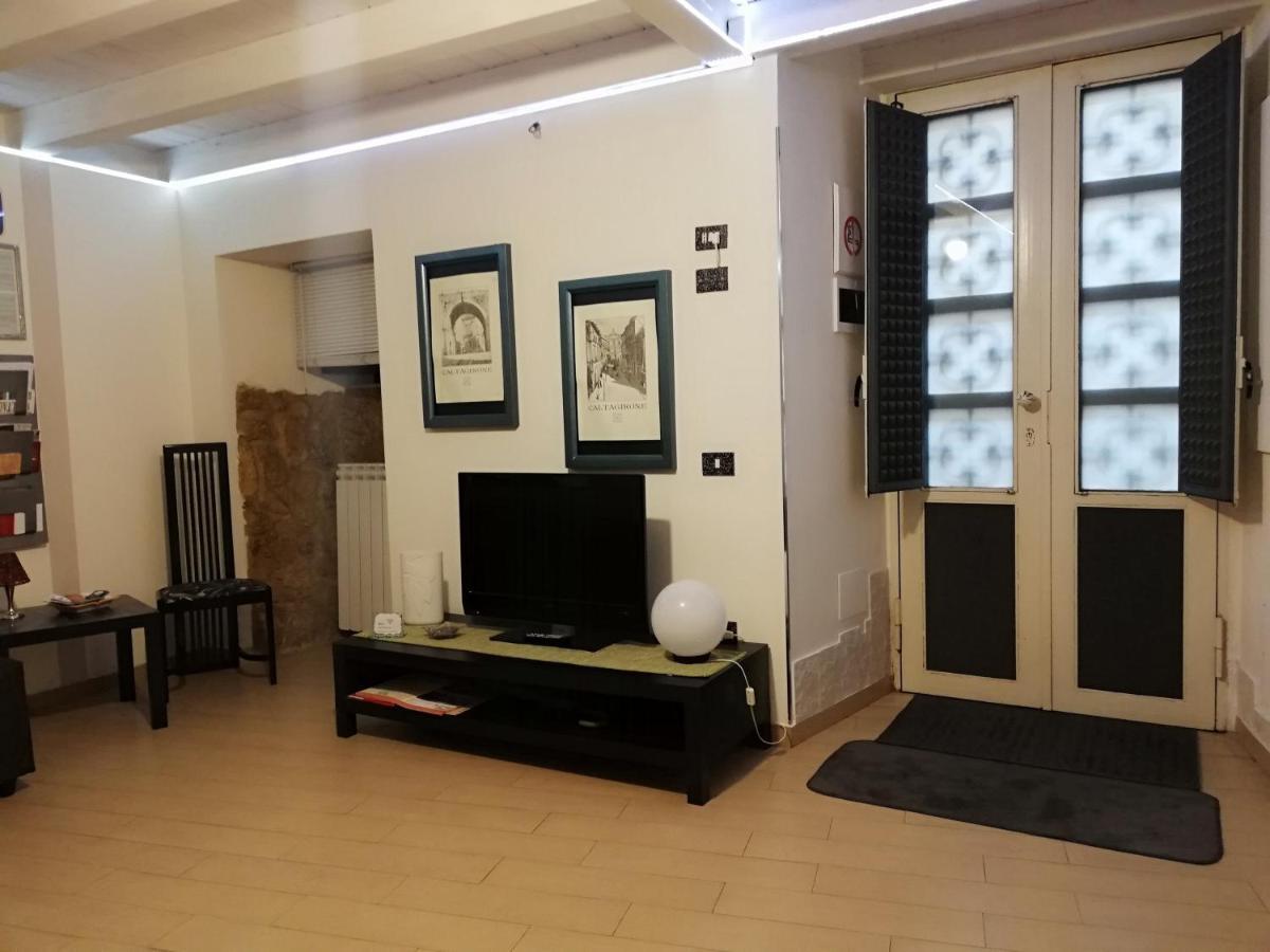 ホテル Palazzo Sant'Elia カルタジローネ エクステリア 写真